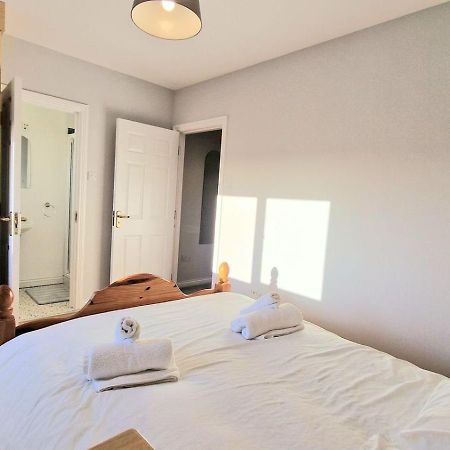 Cosy 3 Bedroom All Ensuites Galway Eksteriør bilde