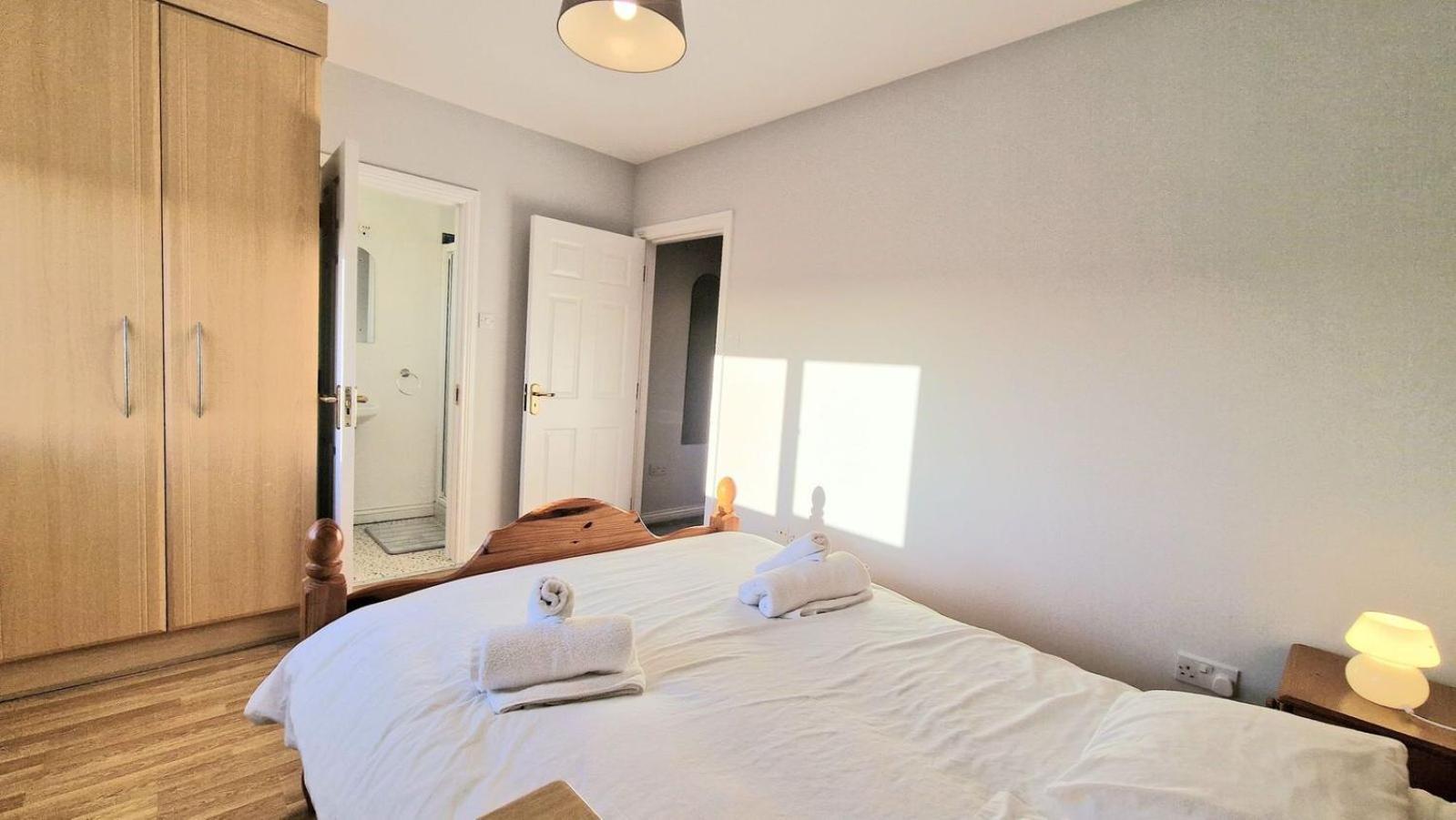 Cosy 3 Bedroom All Ensuites Galway Eksteriør bilde