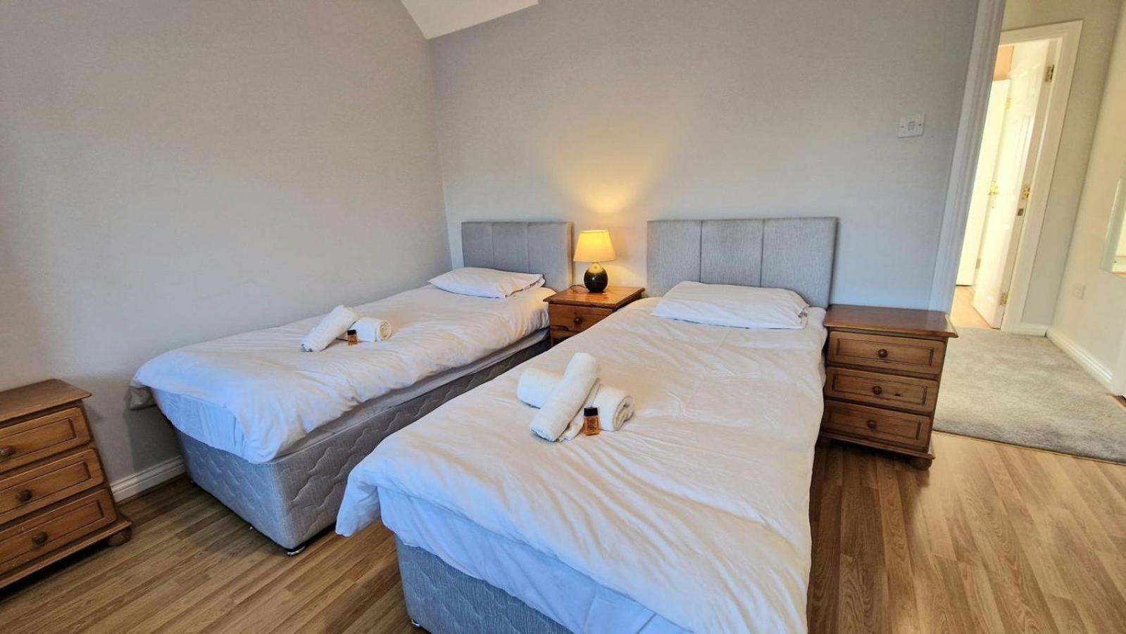 Cosy 3 Bedroom All Ensuites Galway Eksteriør bilde