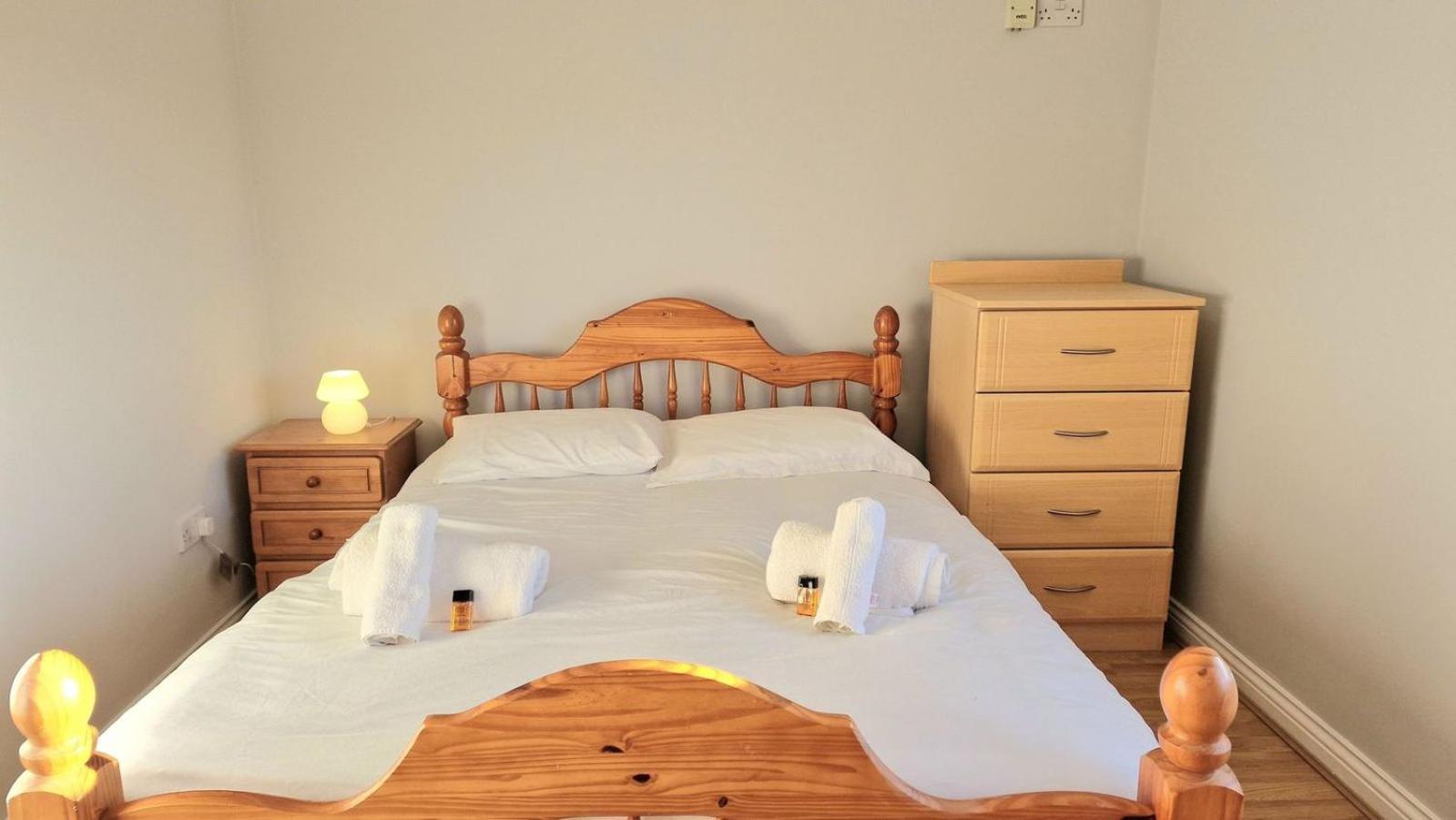 Cosy 3 Bedroom All Ensuites Galway Eksteriør bilde